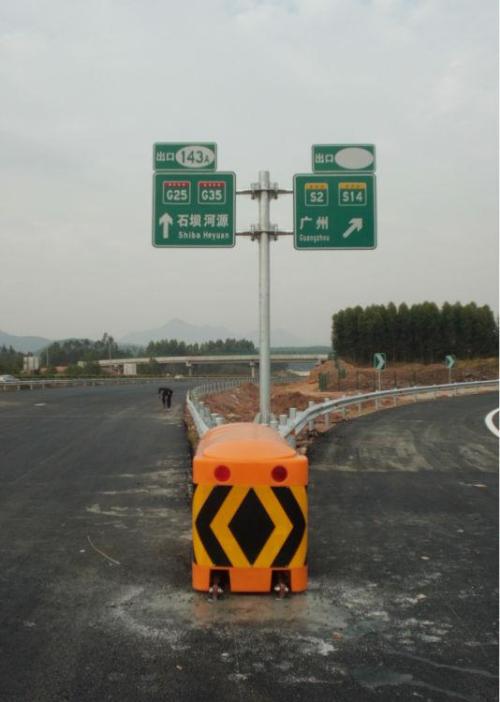 胶州市导向防撞垫